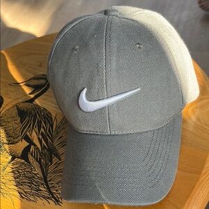 Nike Men's Gray Cap